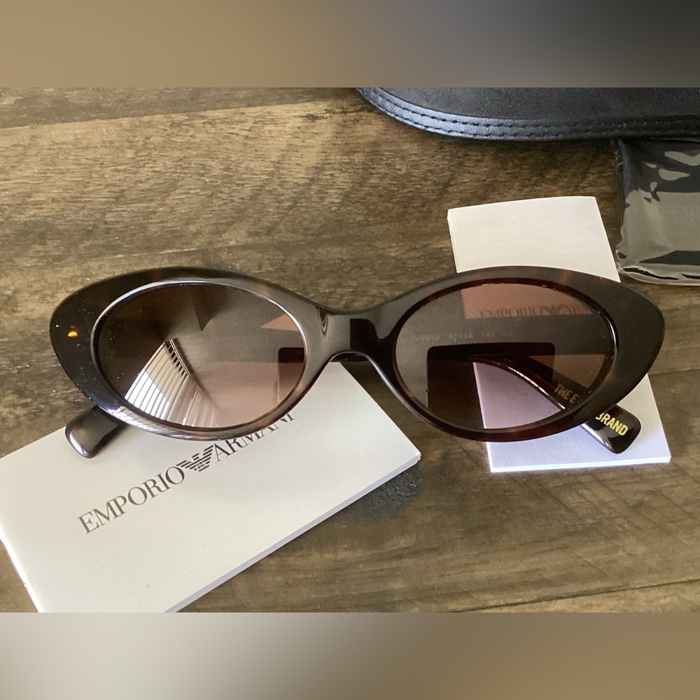 Emporio Armani cat-eye sunglasses - Picture 2 of 7